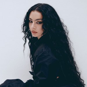 Charli xcx のアバター