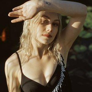 'Phoebe Bridgers' için resim