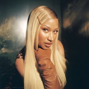 'Nicki Minaj' için resim